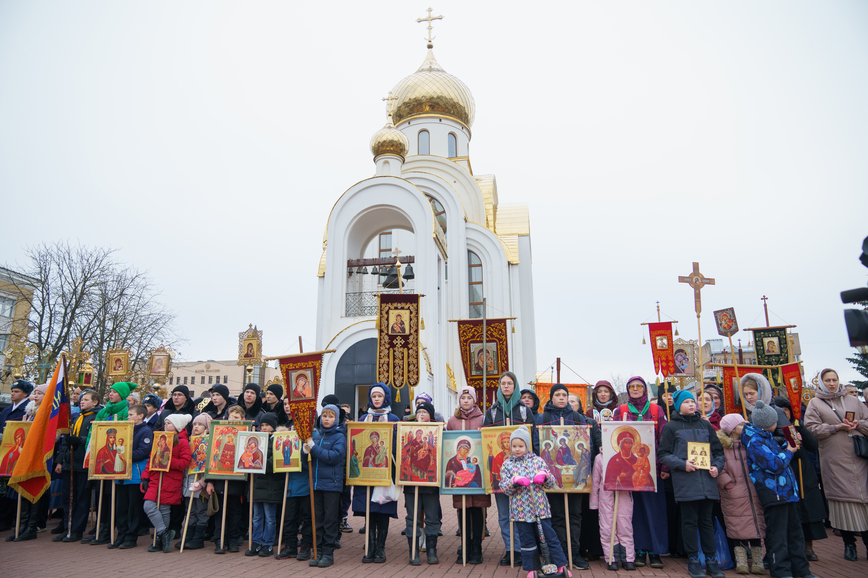 Крестный ход на праздник Казанской иконы Божией Матери и День народного единства в Иванове