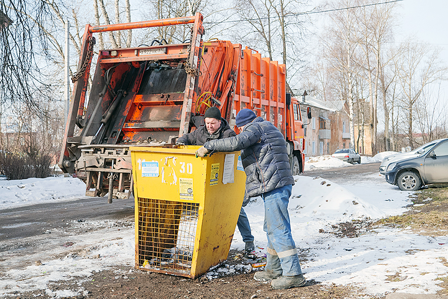 200 жалоб только за январь: в Иванове вновь разбираются с невывезенным мусором