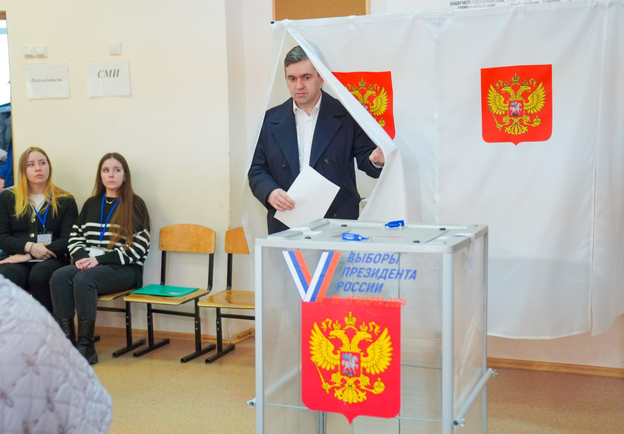 Станислав Воскресенский проголосовал на выборах президента РФ 