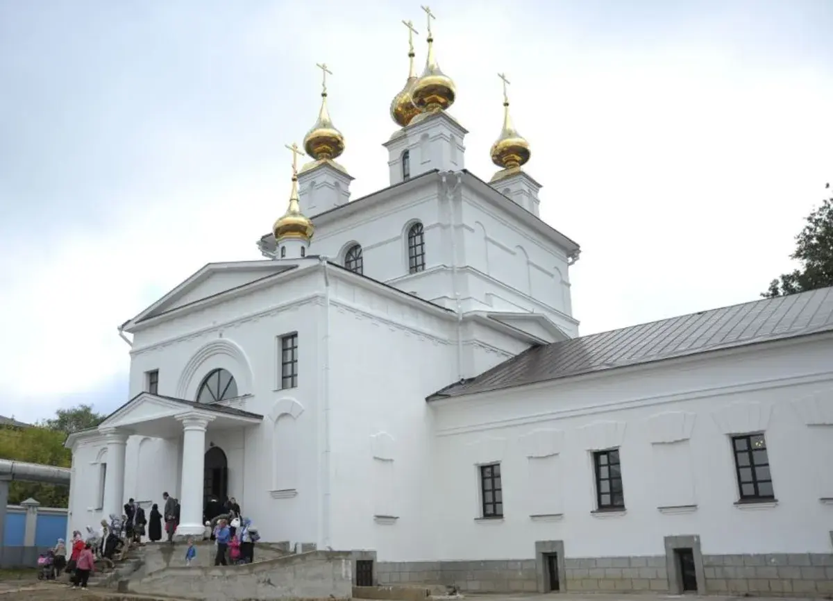 В праздник Благовещения мужчина повредил икону в храме в Иванове