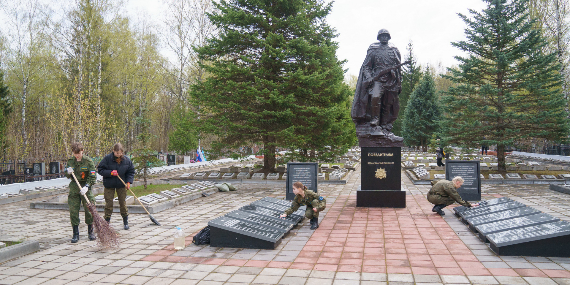 Перед Днем Победы в Ивановской области приводят в порядок памятники