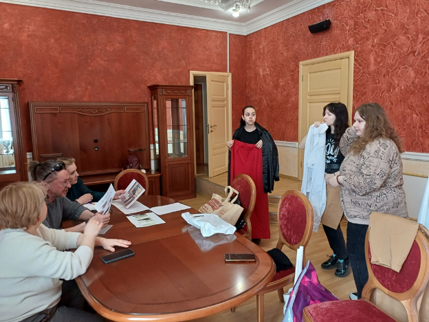 Ивановские студенты шьют одежду по мотивам сказок Пушкина