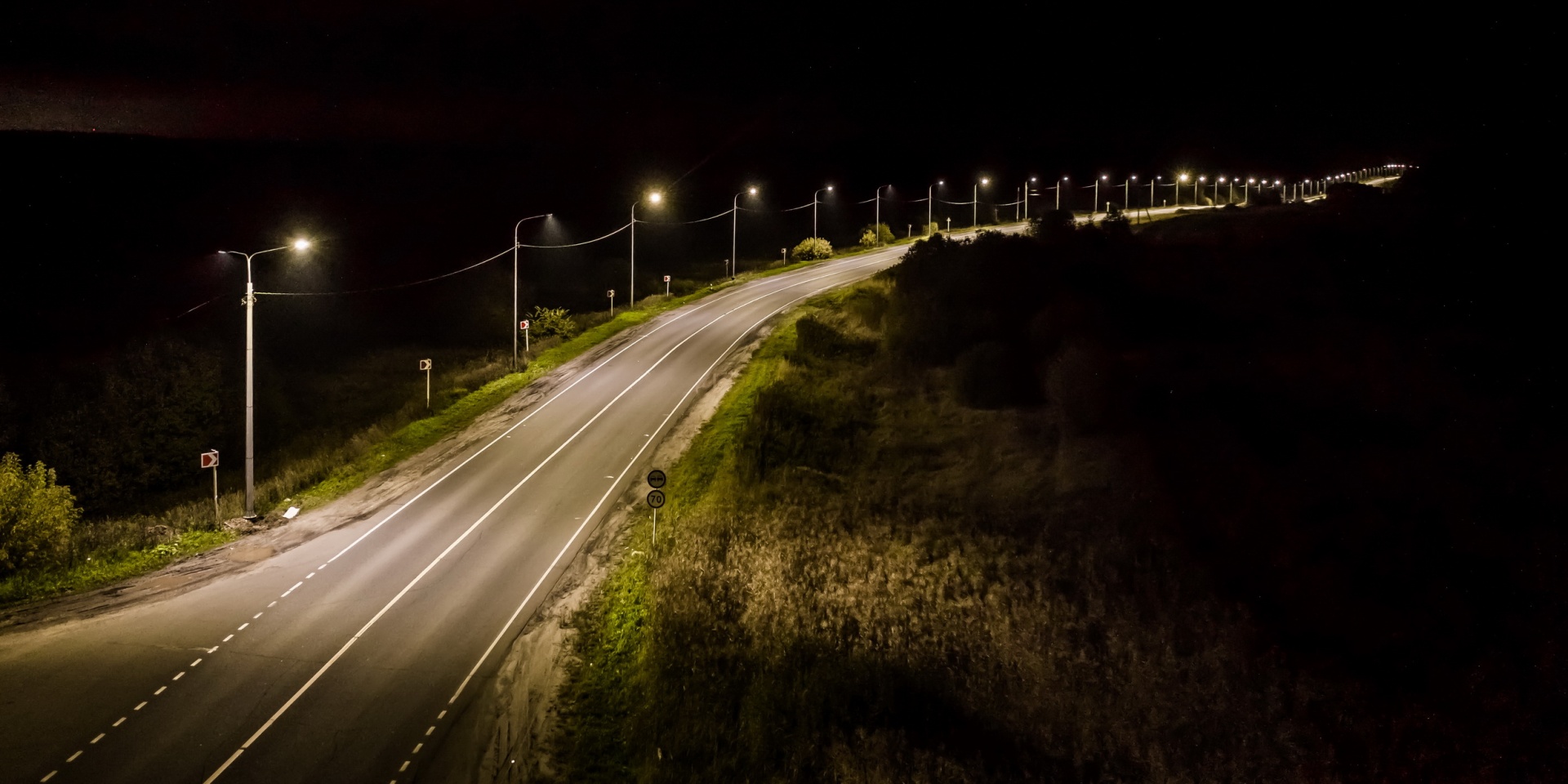 На региональных дорогах в Ивановской области в текущем году построят еще 11 км линий искусственного освещения