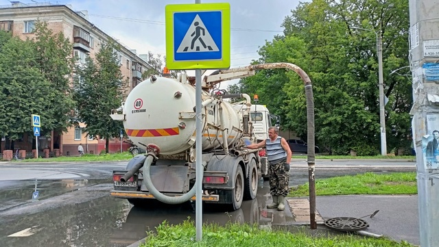 После ливня в Иванове спецтехнике пришлось откачивать воду с 10 улиц